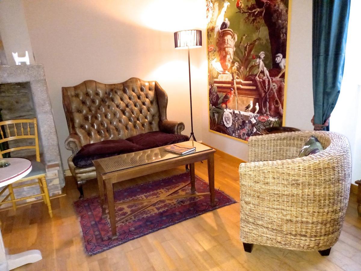 Le Petit Manoir Bed & Breakfast Isigny-le-Buat ภายนอก รูปภาพ