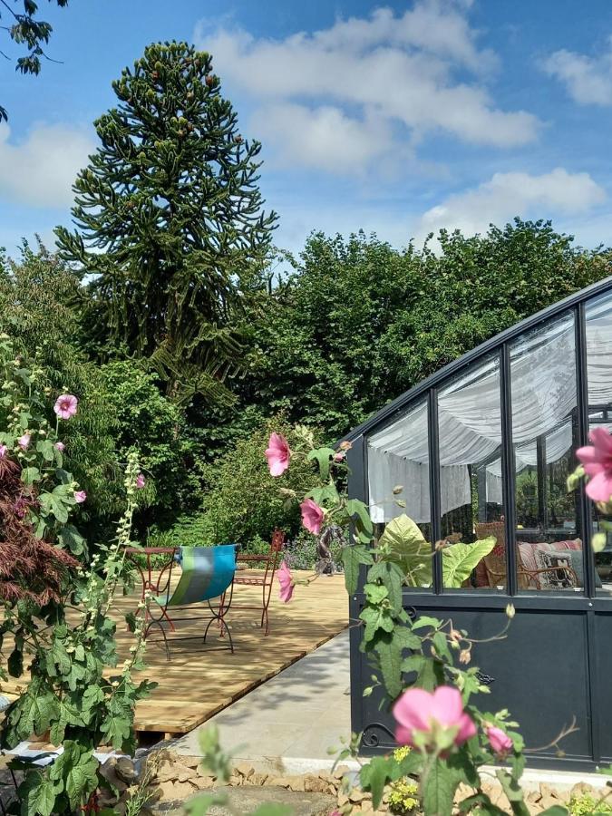 Le Petit Manoir Bed & Breakfast Isigny-le-Buat ภายนอก รูปภาพ